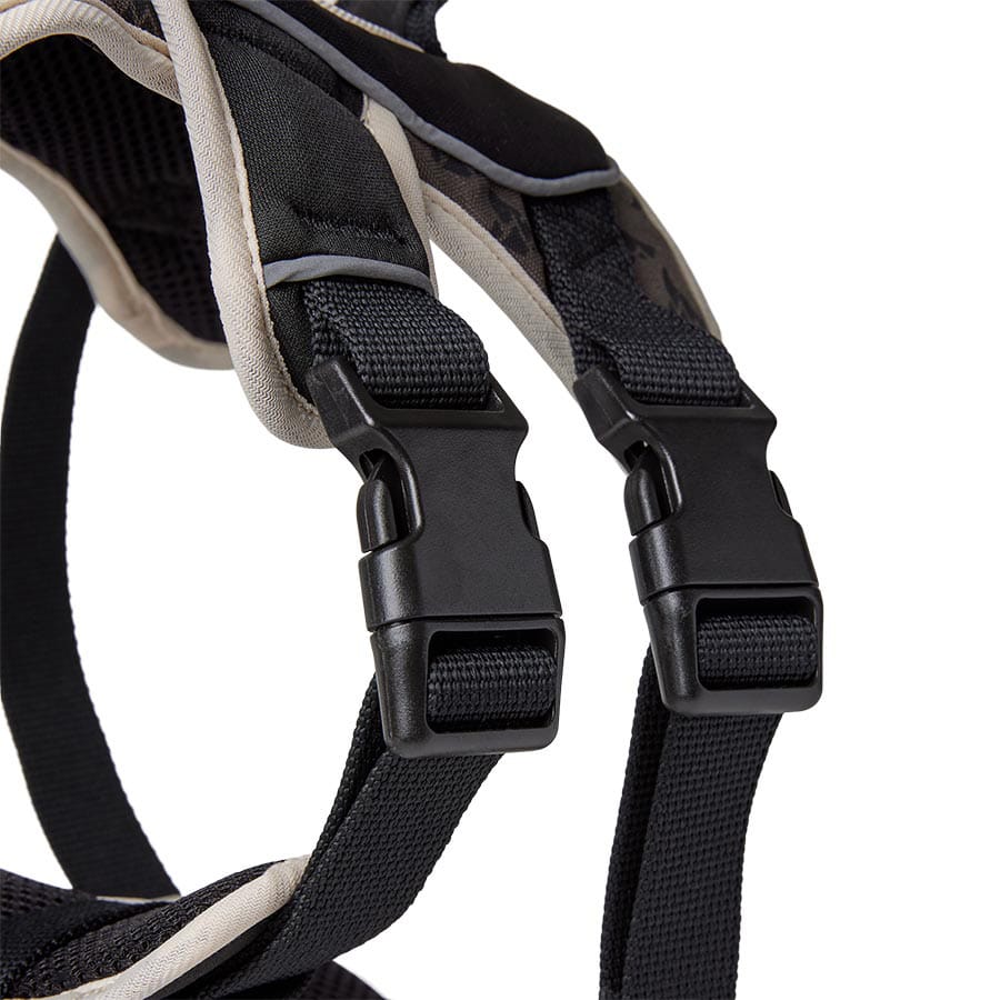 3 Peaks - Ultra-Fit Reflective Walking Harness - Black - product gallery photograph 7